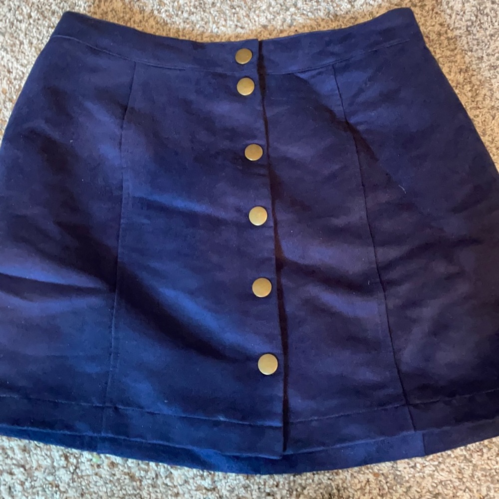 dark blue skirt
